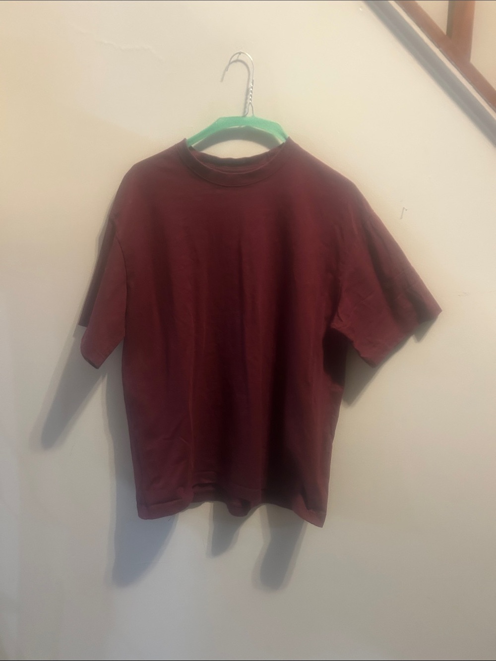 H&M Men's Short Sleeve Crewneck Tee - Burgundy Loose Fit ("Coupe Ample") t-shirt